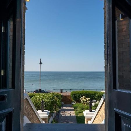 Stylish Beachfront Apartment, Sweeping Ocean Views And Luxury Touches خليج هيرن المظهر الخارجي الصورة